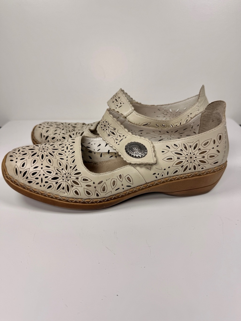 Rieker Antistress Womens Leather Mirjam Mary Jane Beige Heels Sz 41 Comfort